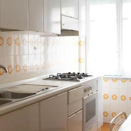 Nella's Carlo Iii Apartament