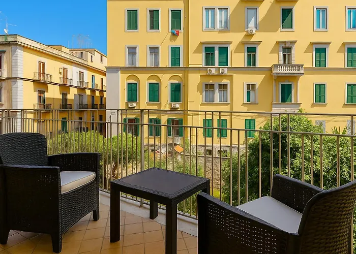 Nella's Carlo Iii * Napoli